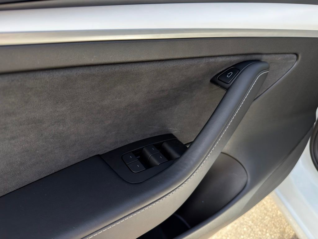 Used 2022 Tesla Model 3 Performance image 16