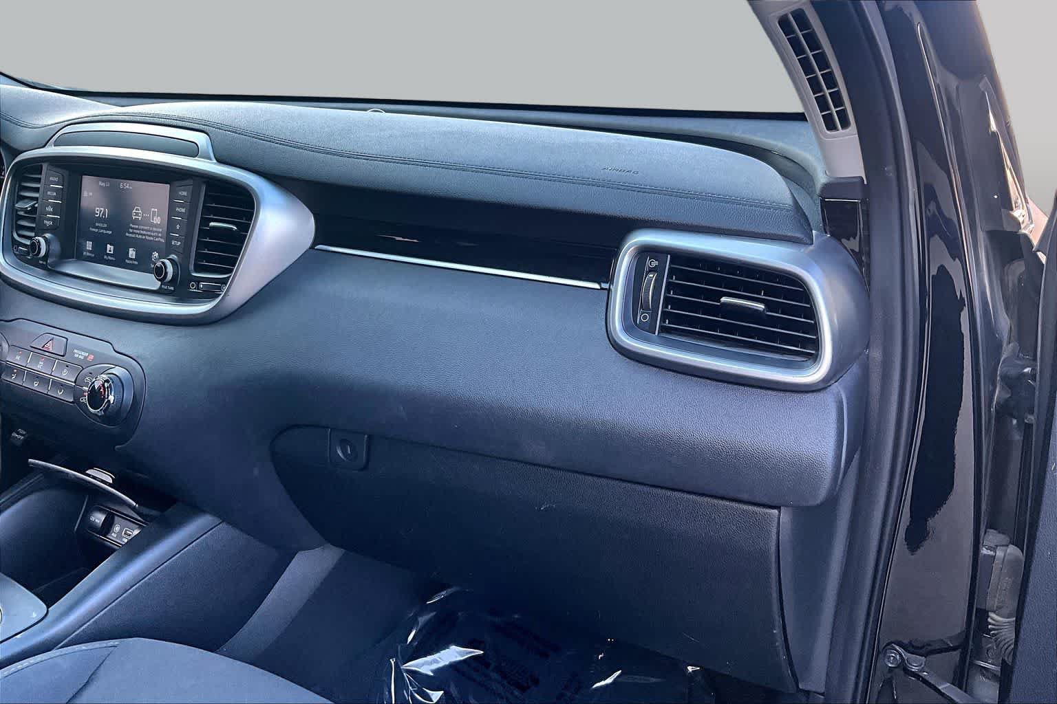 Used 2019 Kia Sorento L FWD image 18