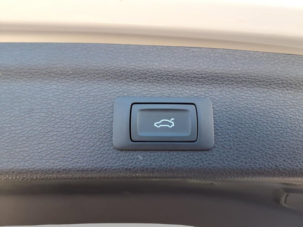 Used 2025 Audi Q3 2.0T Premium image 29