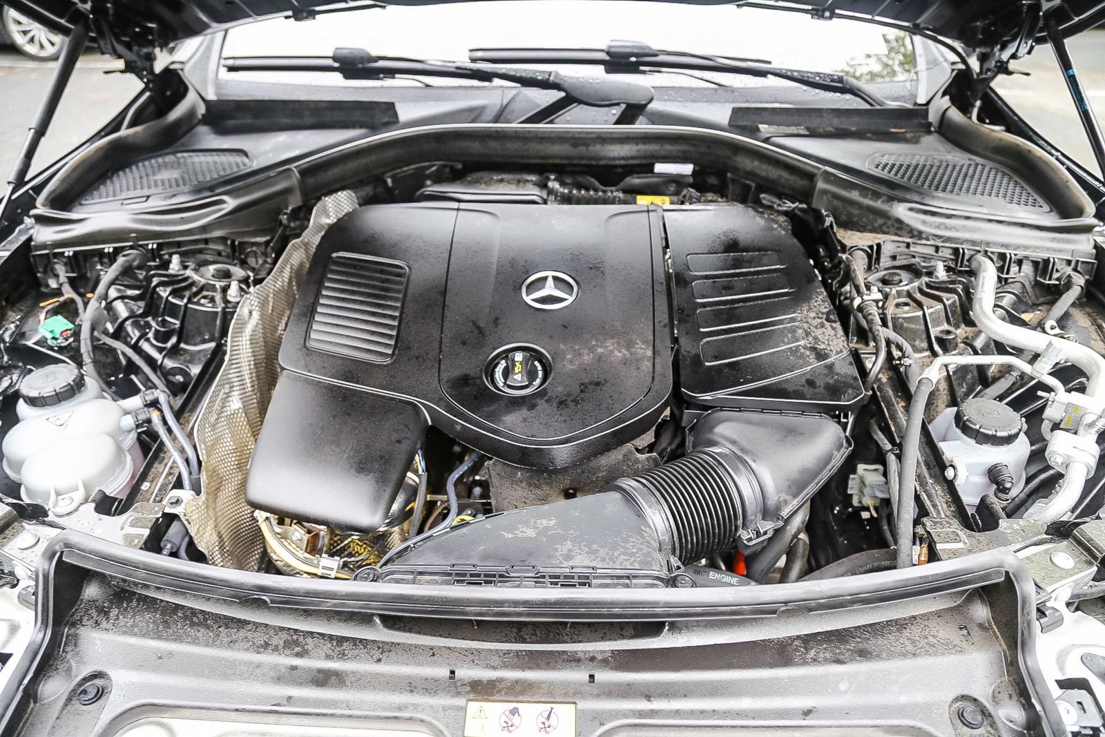 Used 2025 Mercedes-Benz GLC 350e 4MATIC image 24