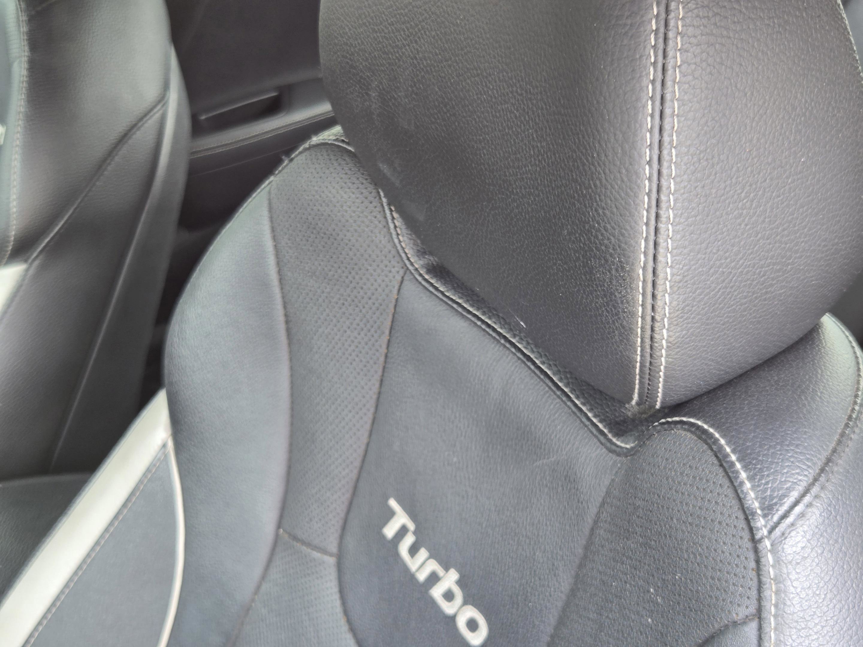 Used 2015 Hyundai Veloster Turbo FWD image 26