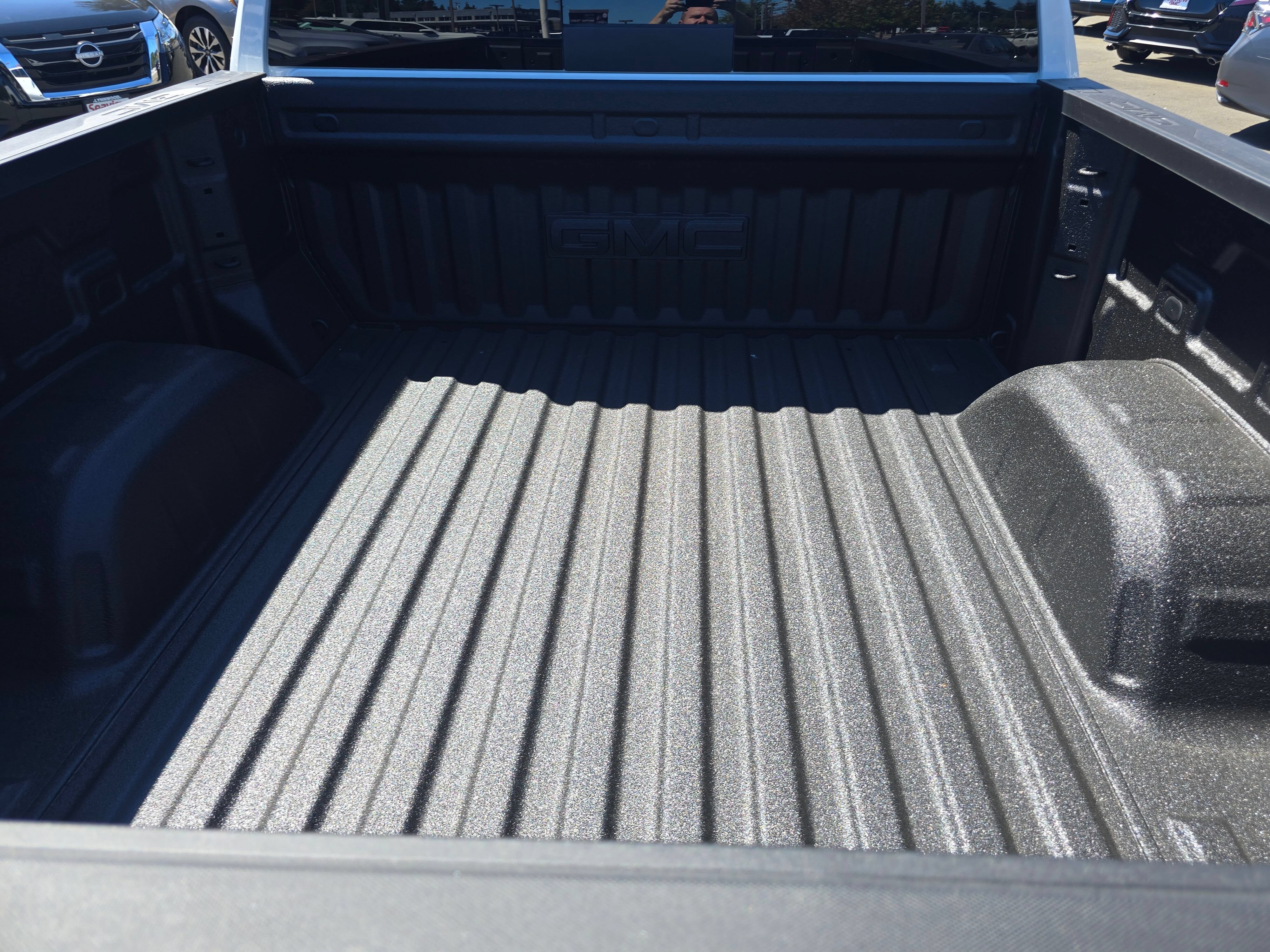 New 2026 GMC Sierra 1500 AT4 w/ AT4 Premium Package AWD/4WD image 10