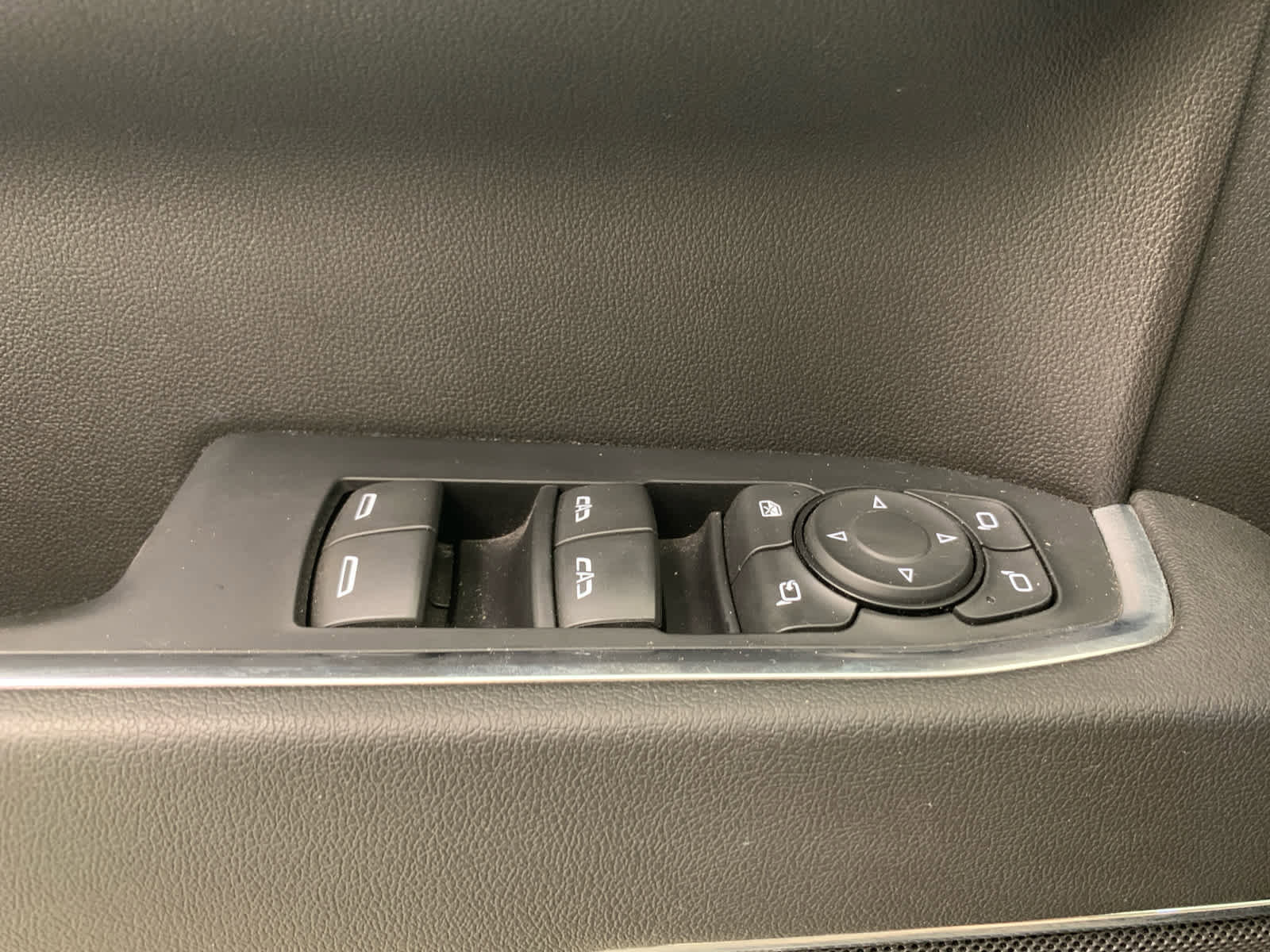 Used 2023 Chevrolet Silverado 1500 LTZ w/ Technology Package image 19