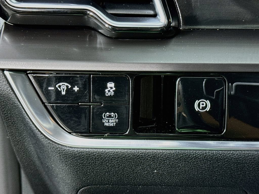 Used 2023 Kia Sportage EX AWD/4WD image 18