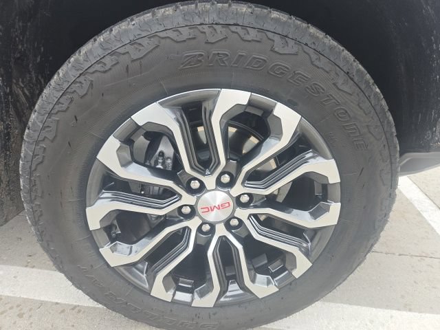 Used 2024 GMC Canyon Denali AWD/4WD image 5