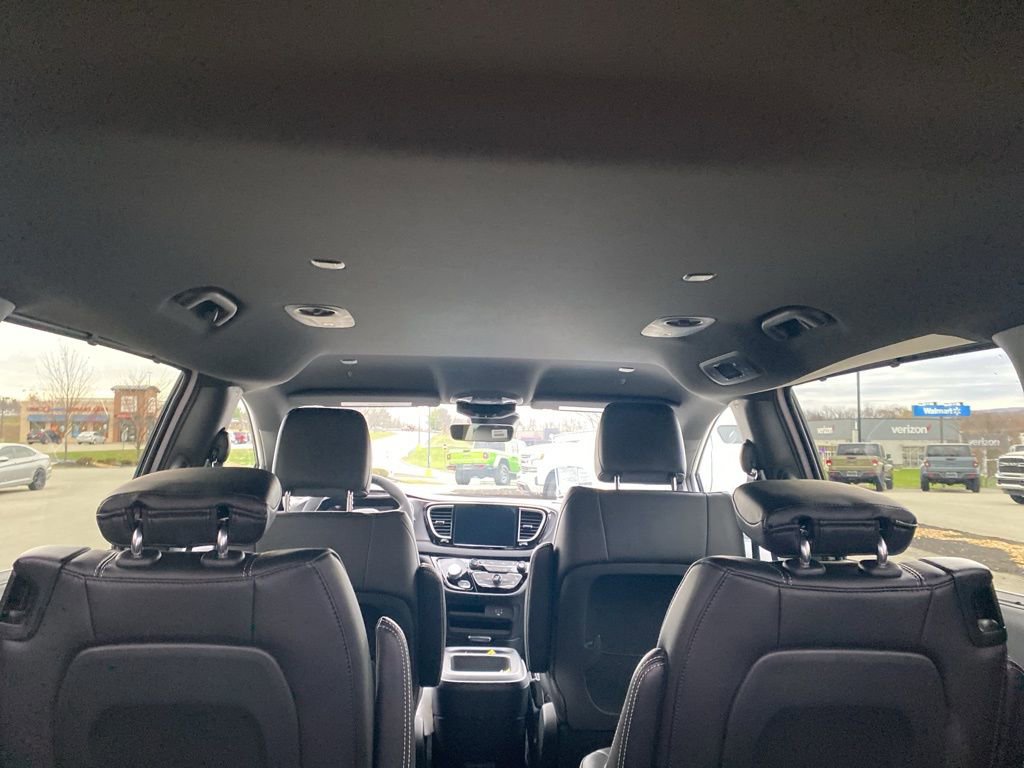 New 2026 Chrysler Voyager LX image 20