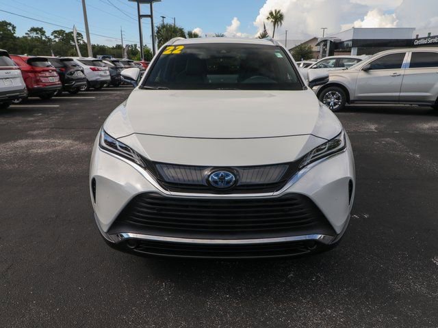 Used 2022 Toyota Venza XLE image 2