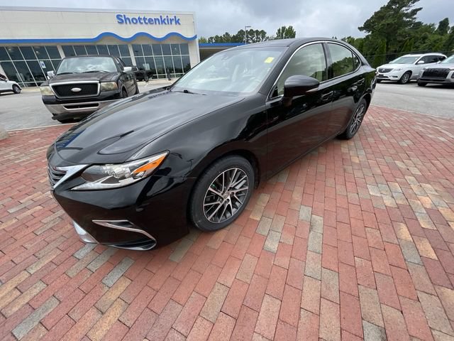Used 2016 Lexus ES 350 w/ Luxury Package w/Wood Trim FWD image 27