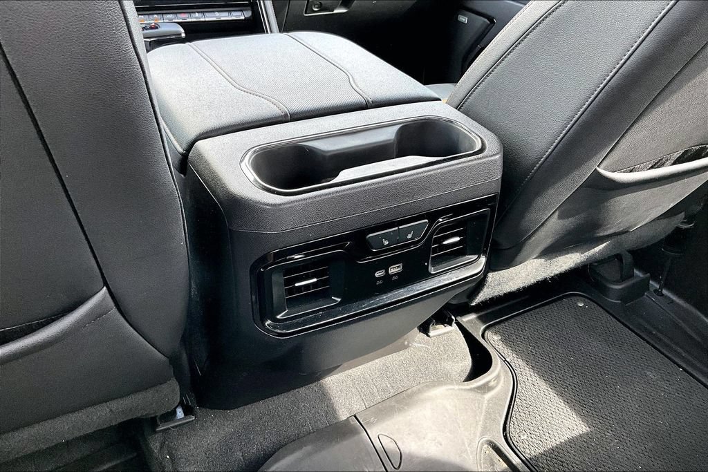 Used 2024 GMC Sierra 1500 AT4 w/ Technology Package AWD/4WD image 29