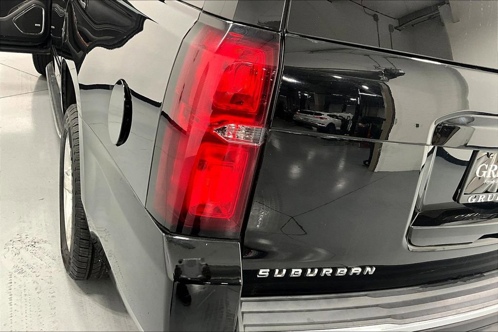 Used 2017 Chevrolet Suburban Premier image 40