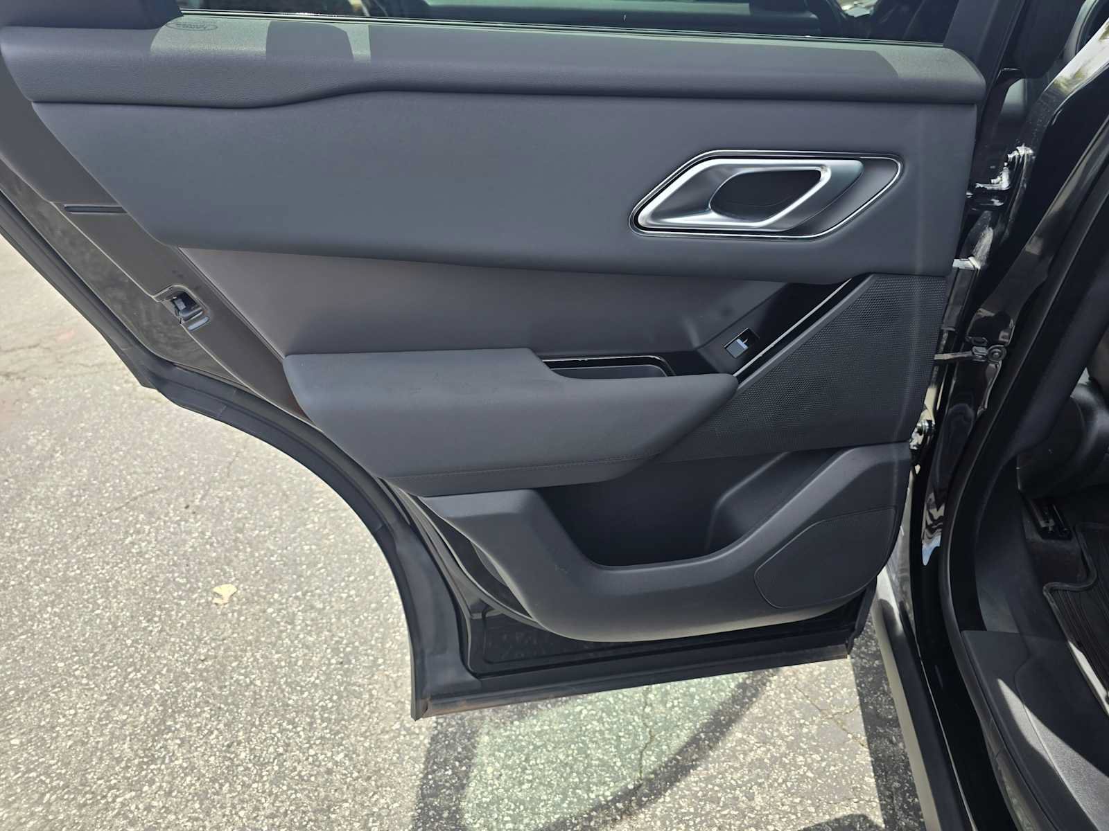 Used 2025 Land Rover Range Rover Velar Dynamic SE AWD/4WD image 19