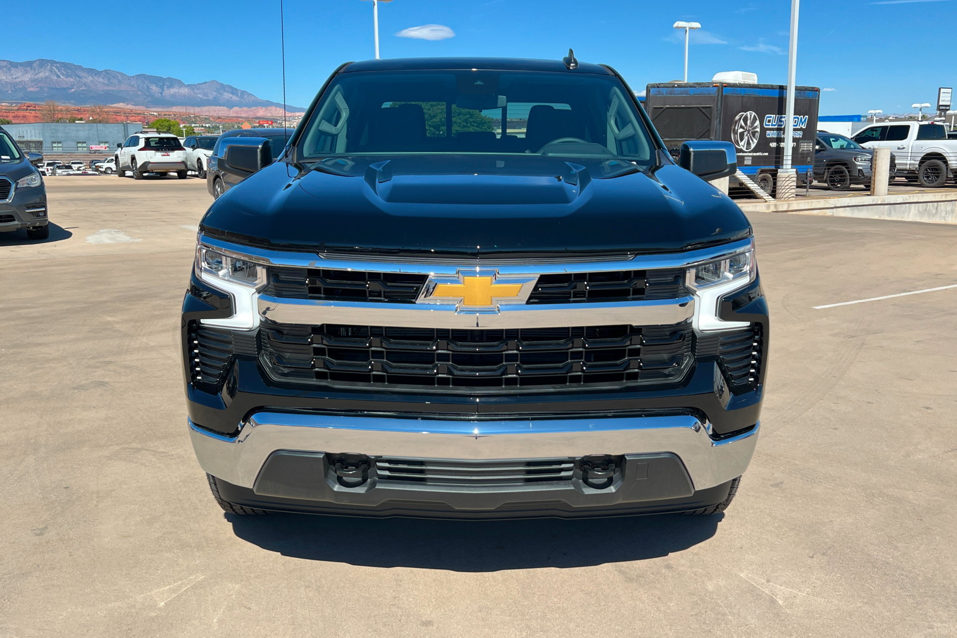 New 2026 Chevrolet Silverado 1500 LT w/ Z71 Off-Road Package AWD/4WD image 9
