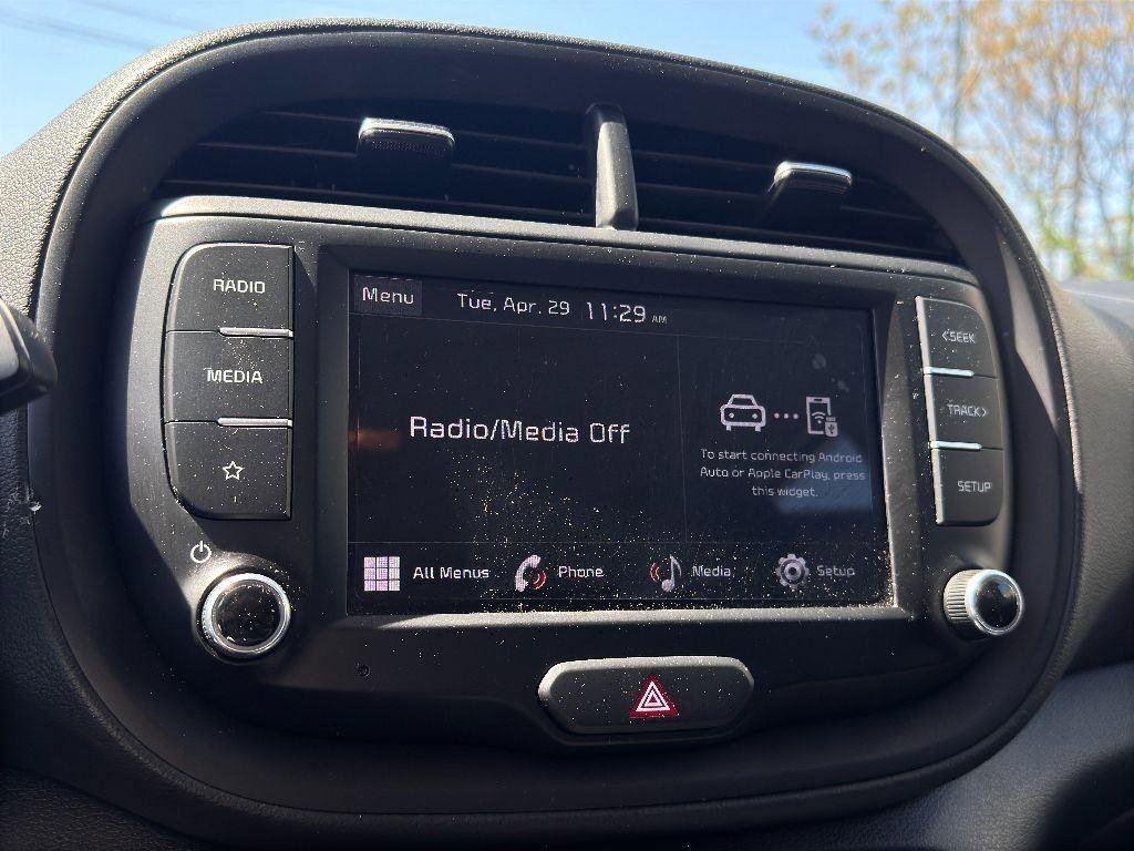 Certified 2022 Kia Soul LX w/ Technology Package image 22