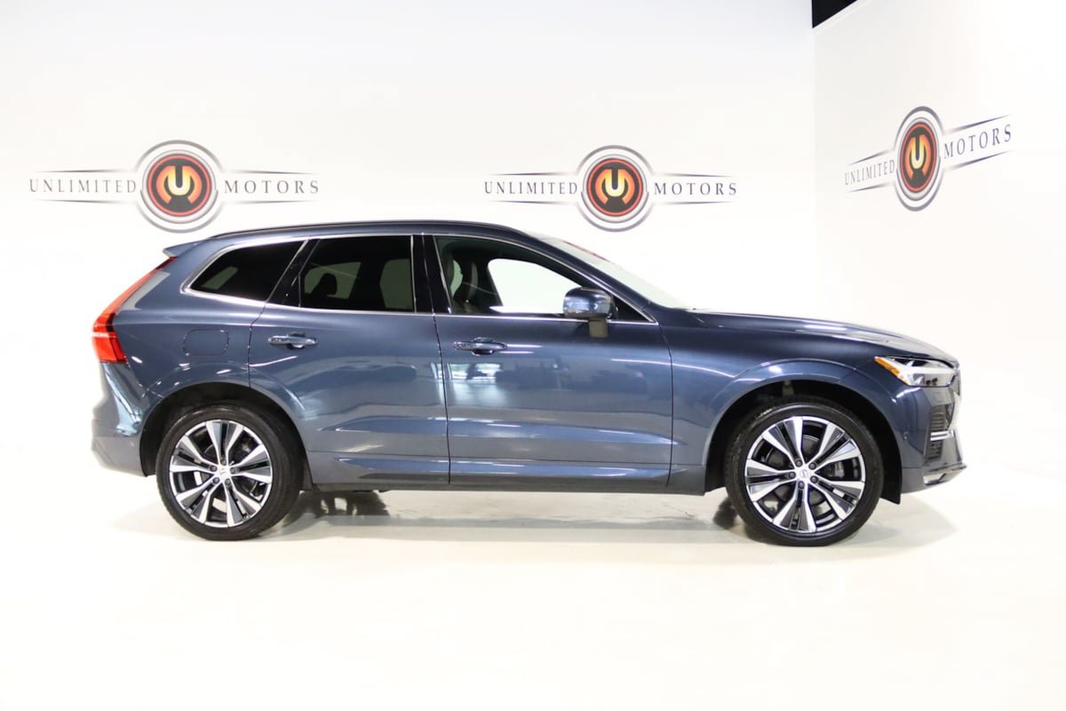 Used 2022 Volvo XC60 B5 Momentum w/ Advanced Package AWD/4WD image 5