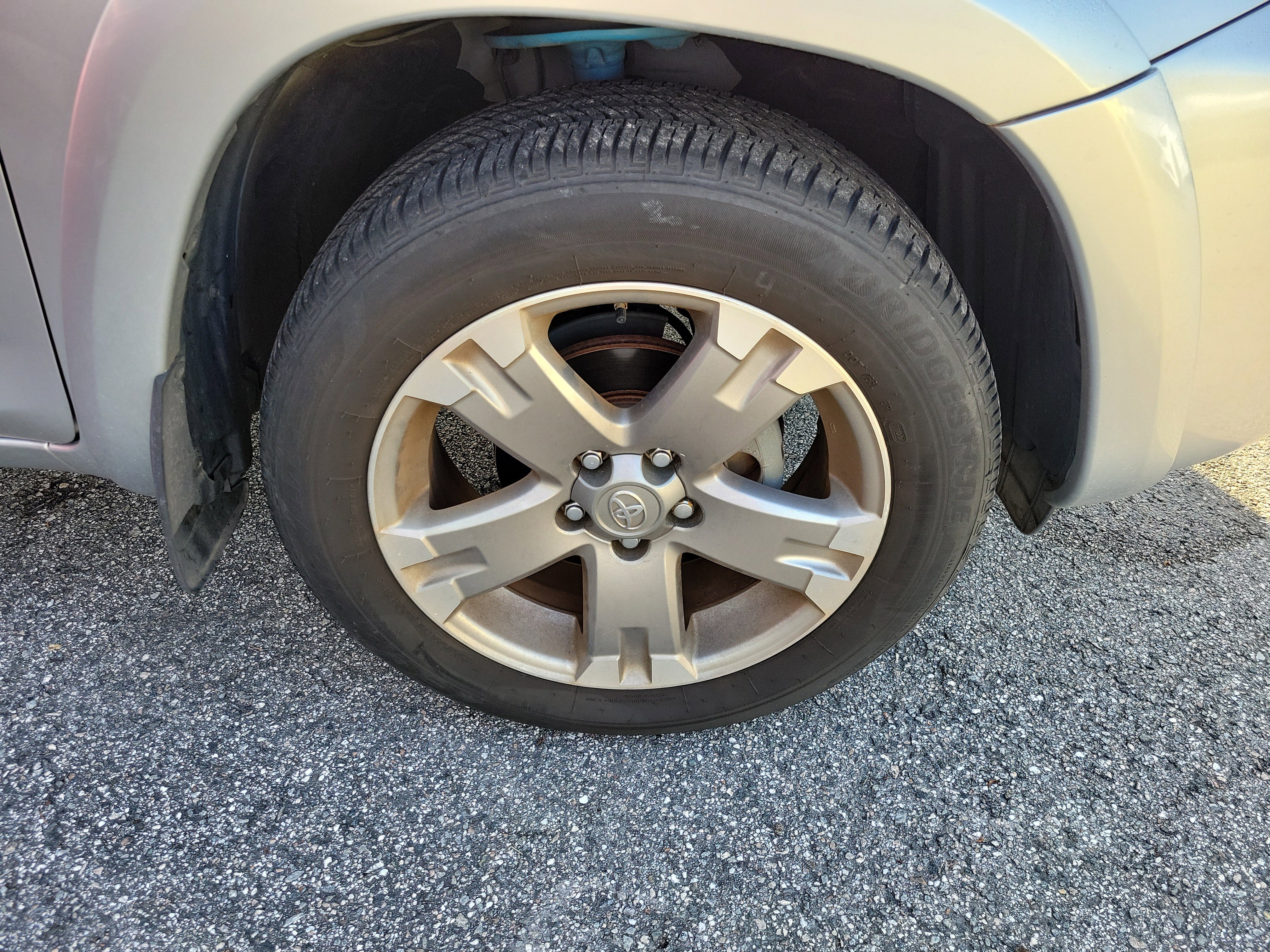 Used 2012 Toyota RAV4 Sport w/ Appearance Pkg image 9