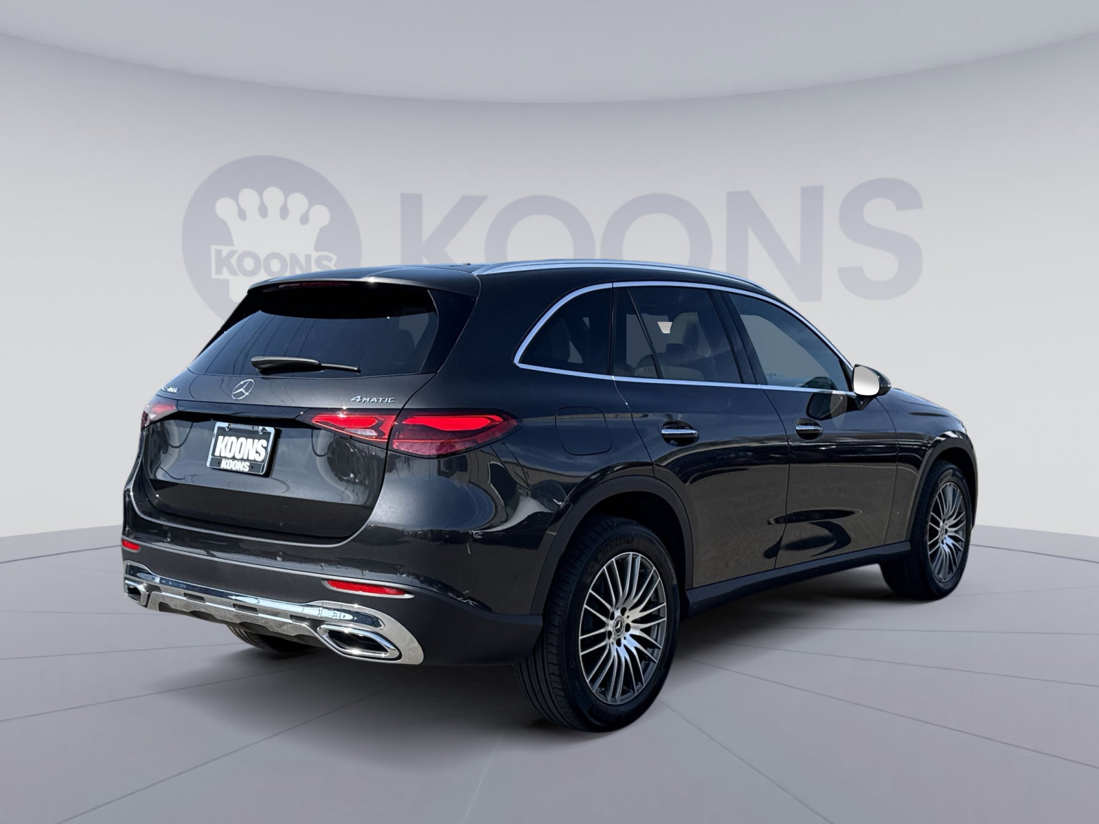 Used 2025 Mercedes-Benz GLC 300 4MATIC image 7