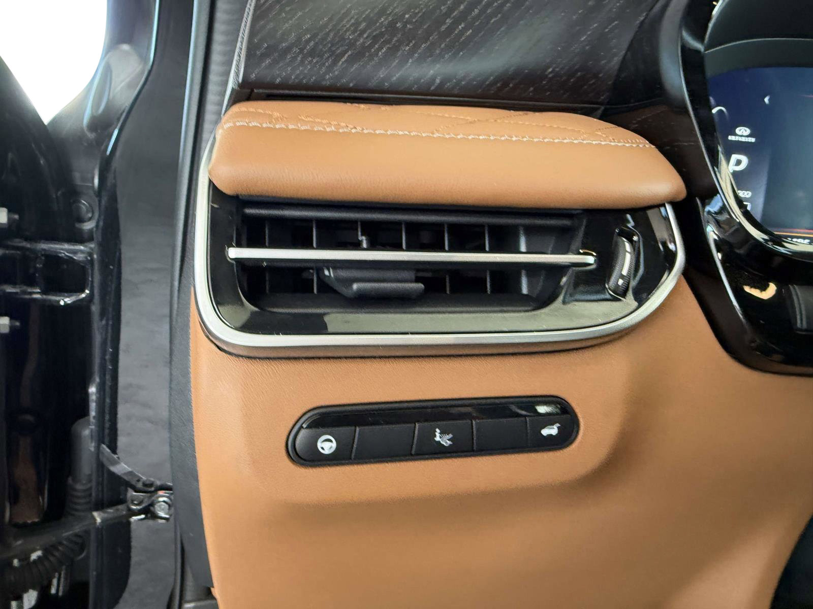 Used 2025 INFINITI QX60 Autograph image 60