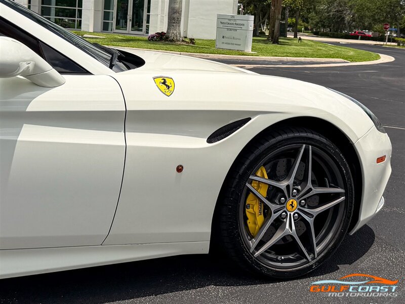 Used 2017 Ferrari California T RWD image 64