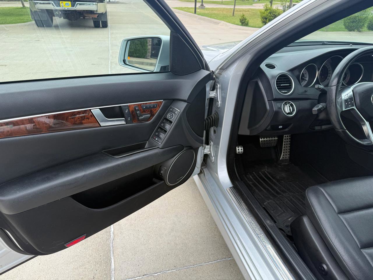 Used 2012 Mercedes-Benz C 250 Sedan image 8