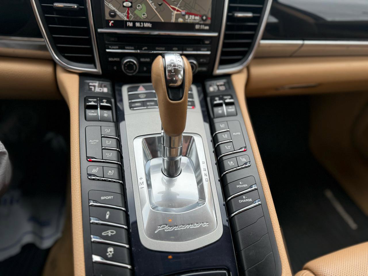 Used 2014 Porsche Panamera S image 35