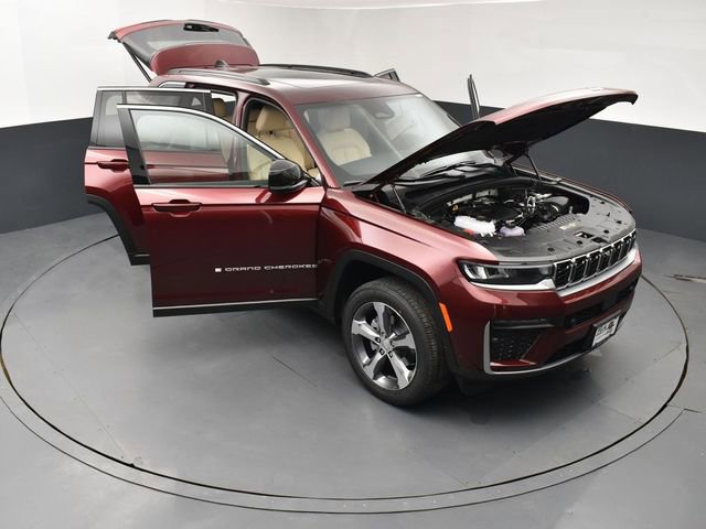 New 2026 Jeep Grand Cherokee Limited w/ Luxury Tech Group II image 25