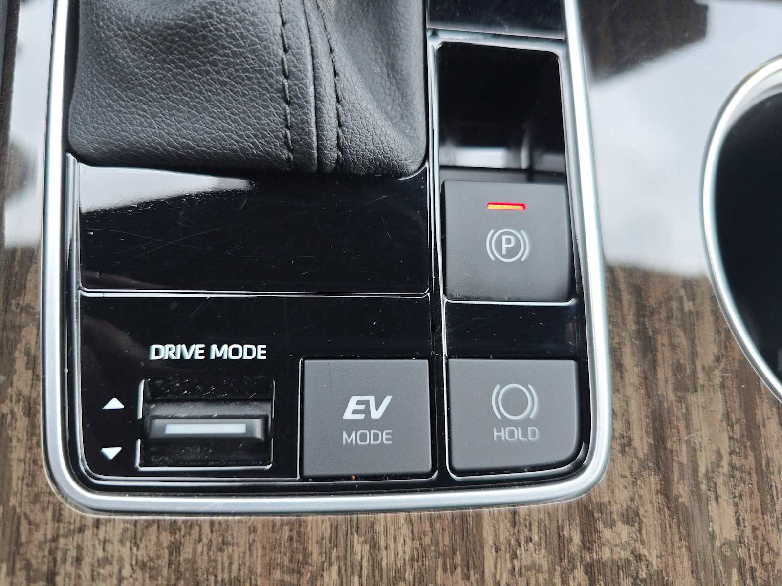 Used 2025 Toyota Sienna Platinum image 33