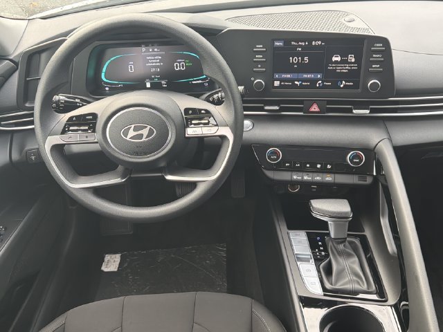 New 2026 Hyundai Elantra Hybrid FWD image 24