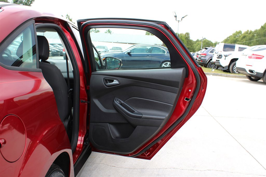 Used 2013 Ford Focus SE image 28