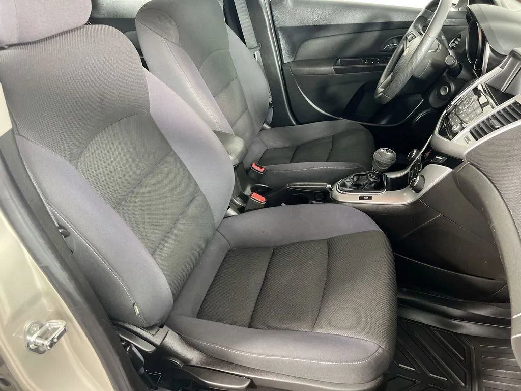 Used 2015 Chevrolet Cruze Eco w/ Enhanced Safety Package image 26