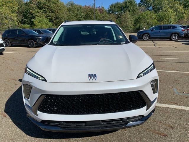 New 2025 Buick Envision Sport Touring image 9