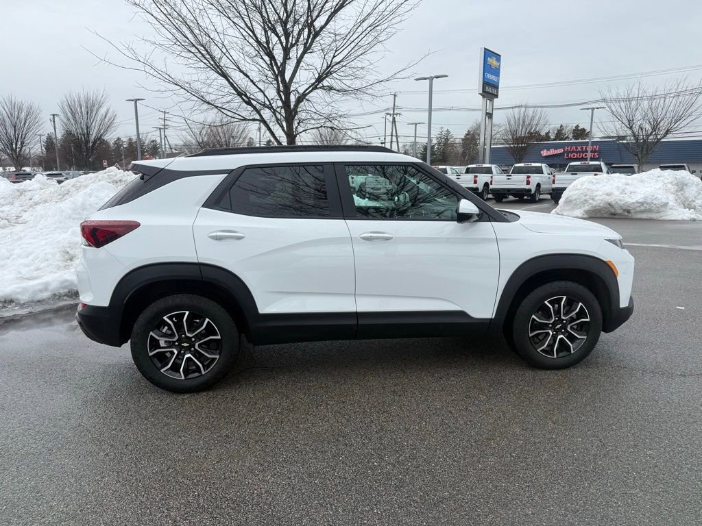 Used 2023 Chevrolet TrailBlazer ACTIV w/ Sun and Liftgate Package image 4
