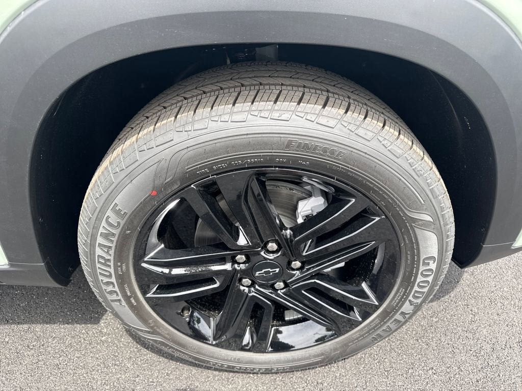 New 2026 Chevrolet Trax ACTIV w/ Sunroof Package FWD image 11