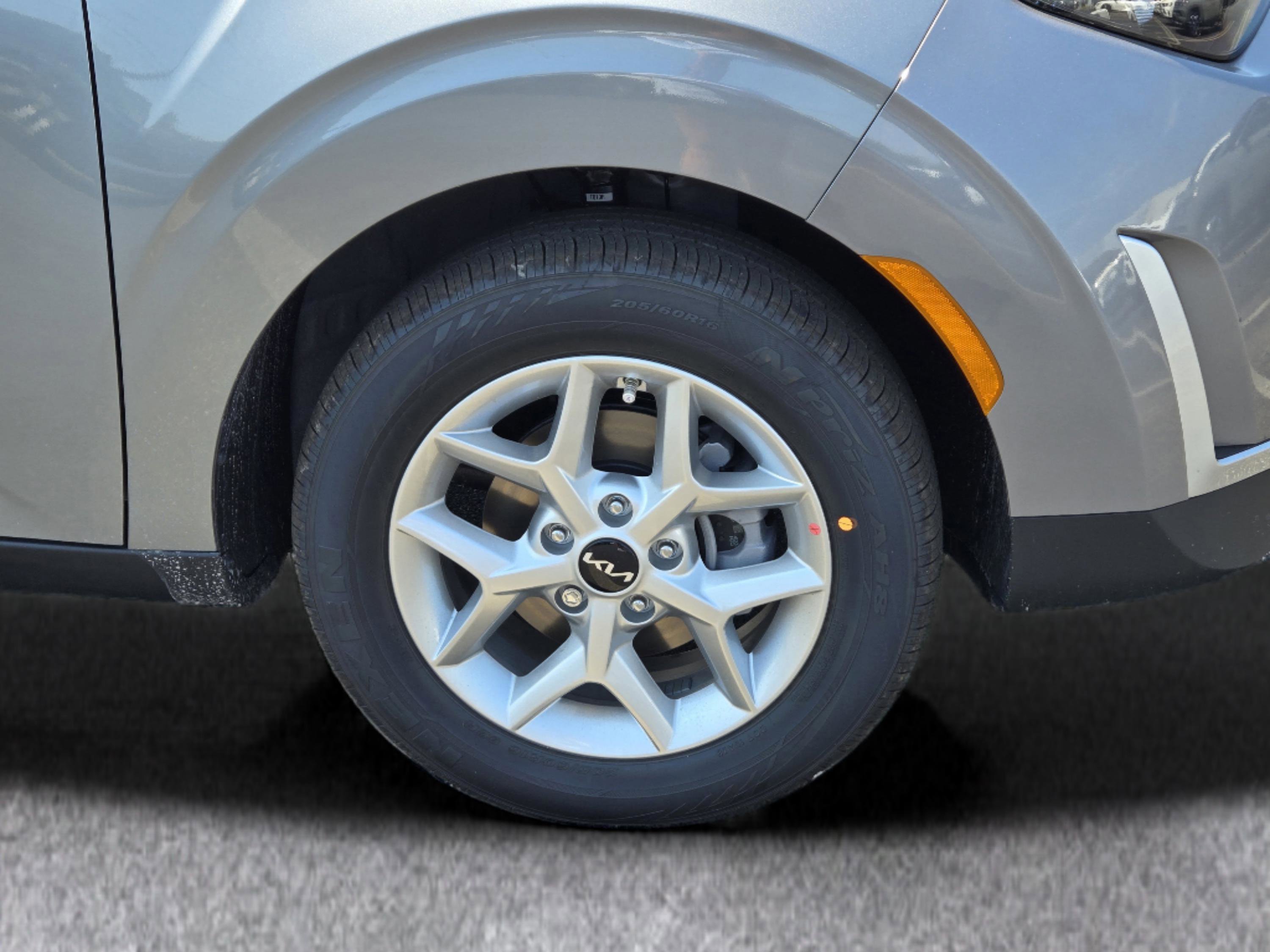 New 2025 Kia Soul S image 4