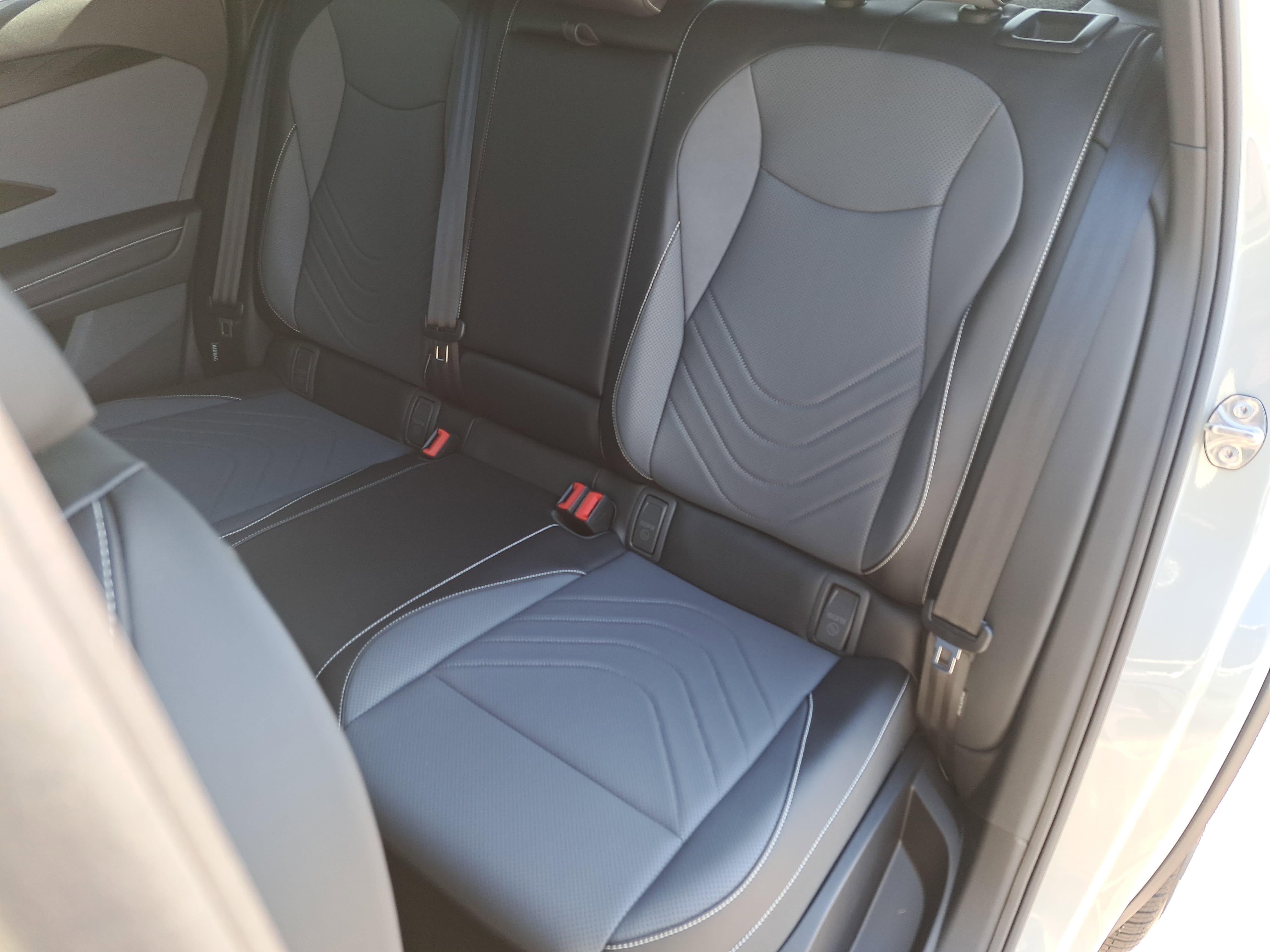 New 2026 Volkswagen Tiguan SE R-Line AWD/4WD image 14