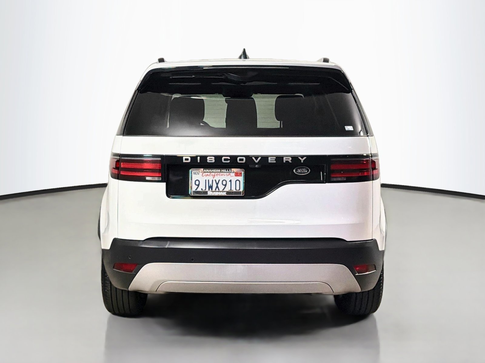 Used 2023 Land Rover Discovery S AWD/4WD image 4