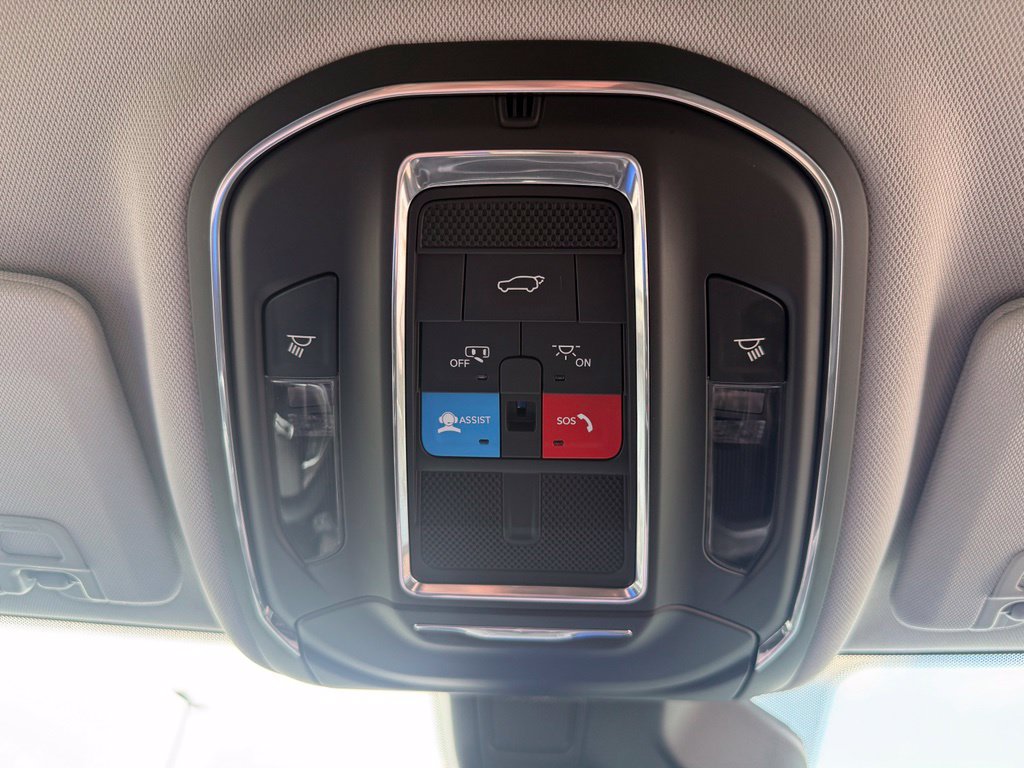 Used 2023 Jeep Grand Cherokee L Limited AWD/4WD image 33