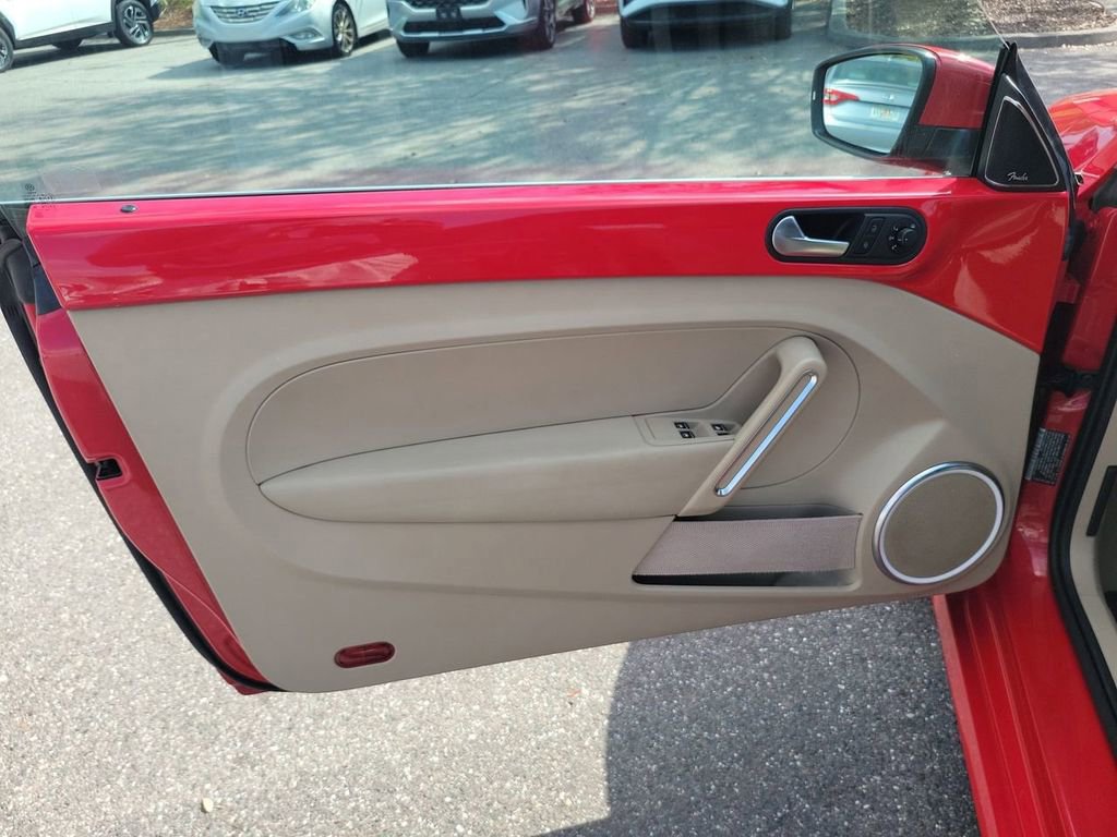 Used 2013 Volkswagen Beetle 2.5 image 35