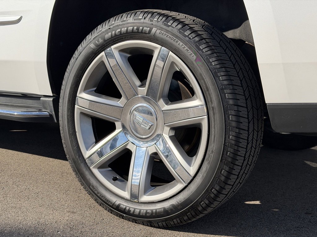 Used 2018 Cadillac Escalade Luxury image 31