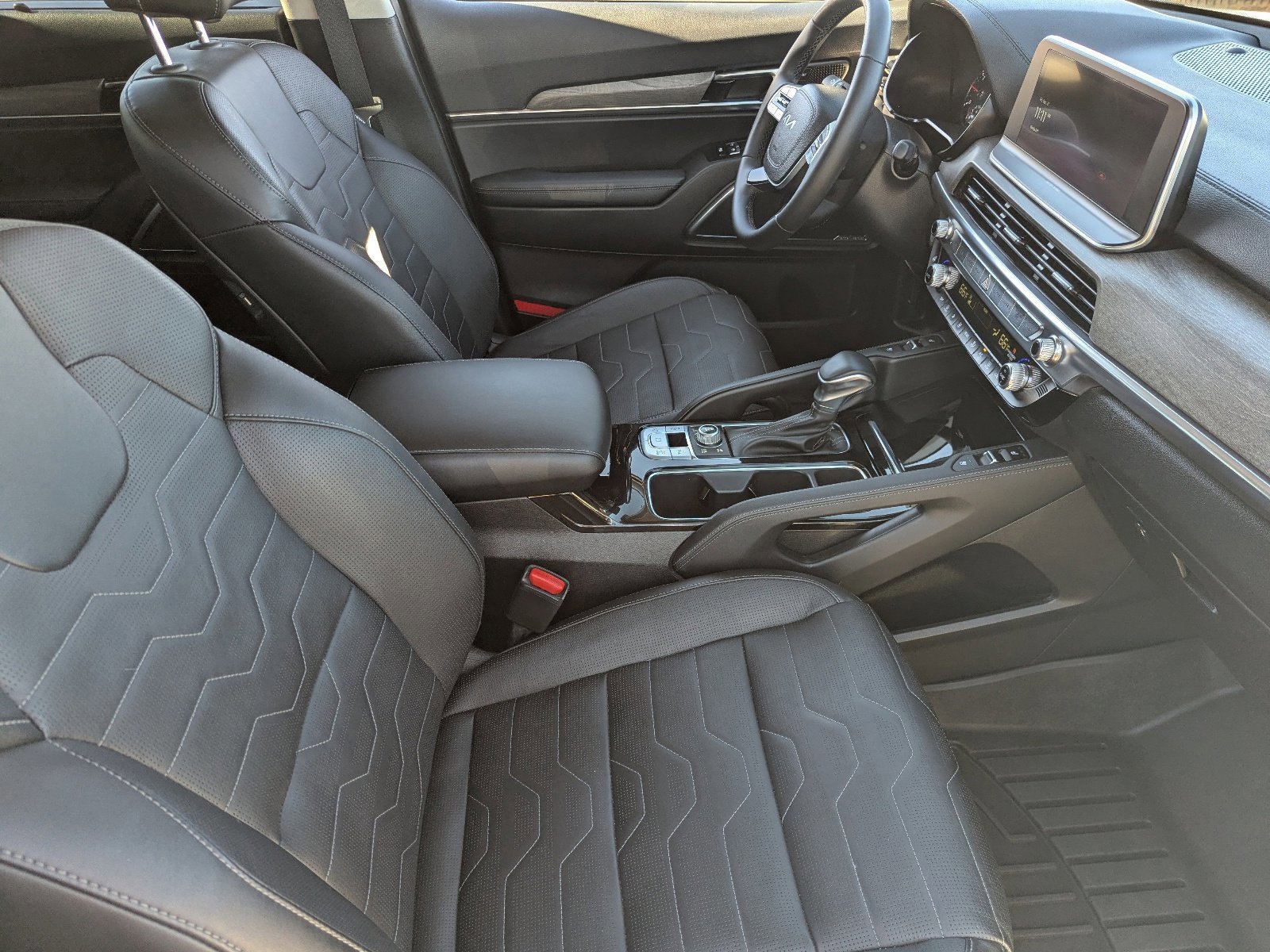 Used 2022 Kia Telluride SX w/ SX Prestige Package image 12