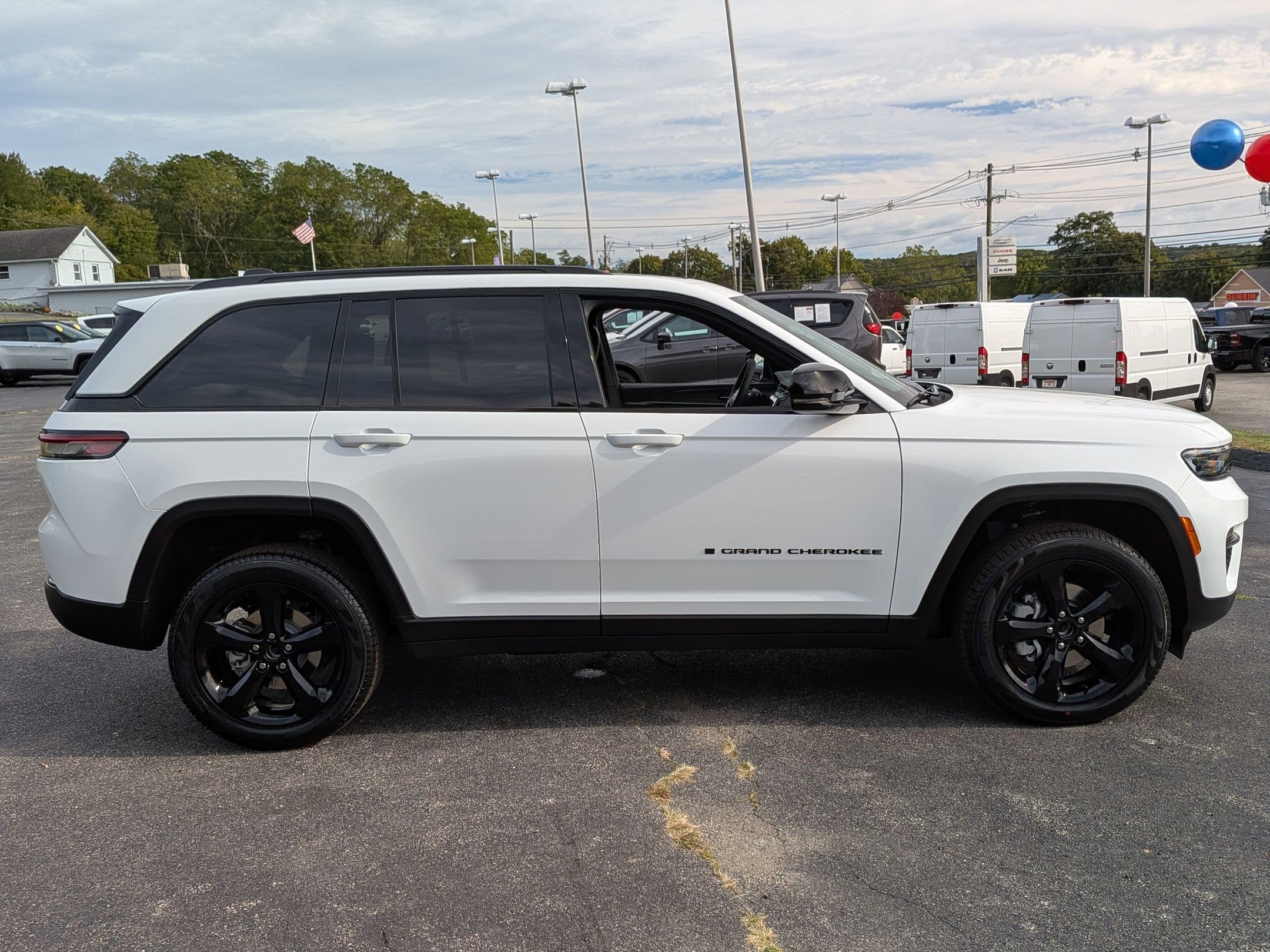 New 2025 Jeep Grand Cherokee Limited w/ Black Appearance Package image 3