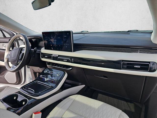 Used 2022 Lincoln Nautilus Black Label w/ Class II Trailer Tow Package image 15