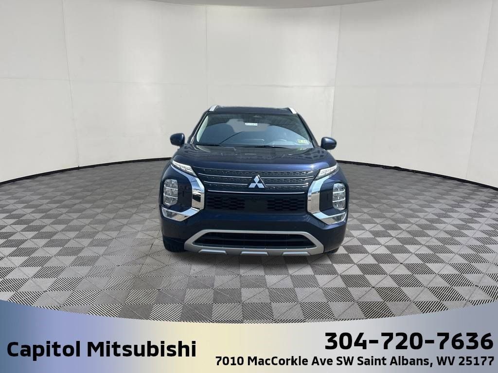 New 2025 Mitsubishi Outlander SEL image 3