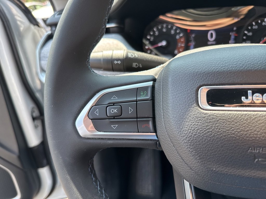 Used 2022 Jeep Compass Latitude image 30