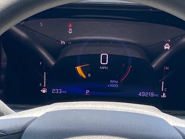 Used 2025 Chevrolet Trax LT FWD image 9