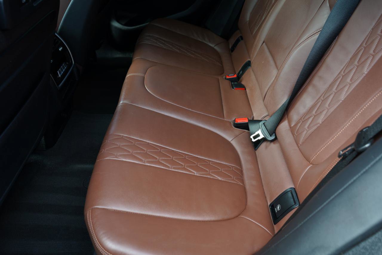 Used 2022 BMW X6 xDrive40i w/ Executive Package AWD/4WD image 46
