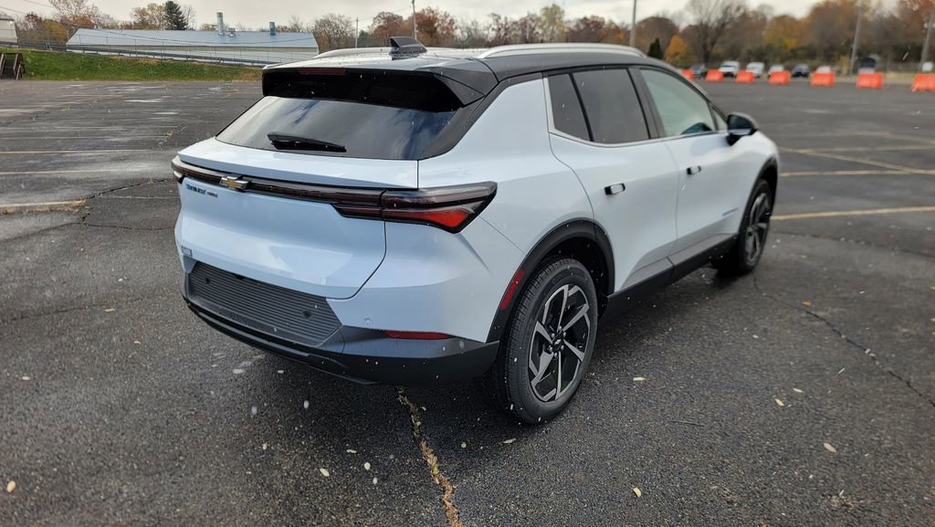 New 2026 Chevrolet Equinox EV LT image 12