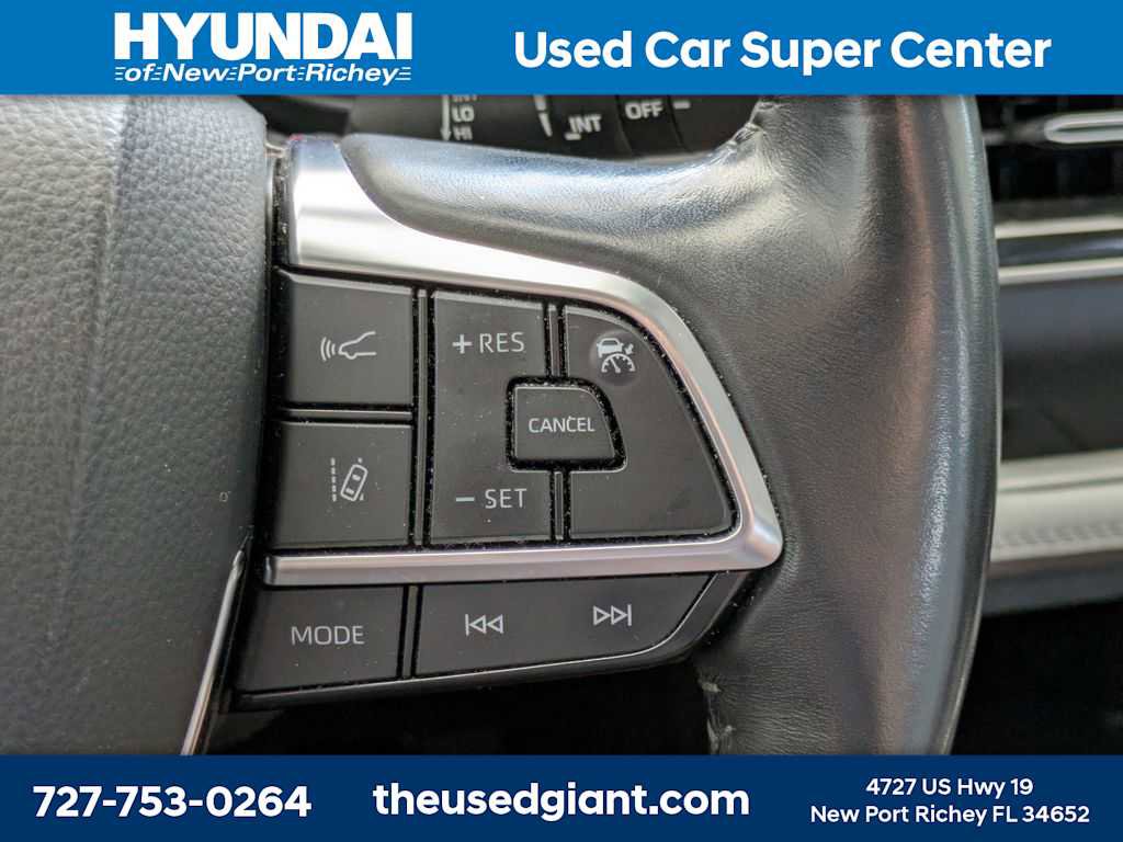 Used 2021 Toyota Highlander LE image 38