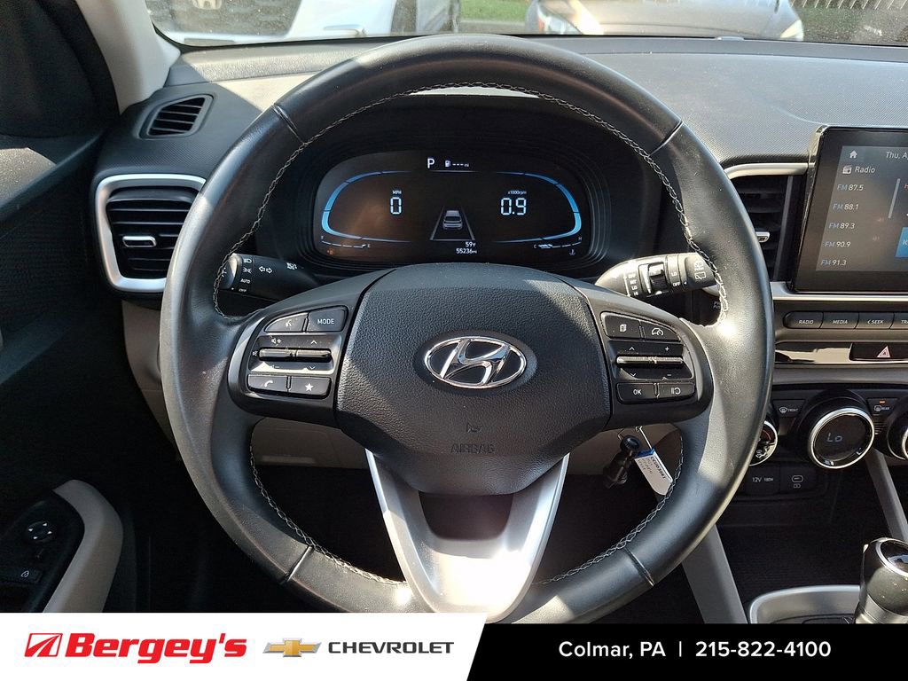 Used 2023 Hyundai Venue SEL image 22