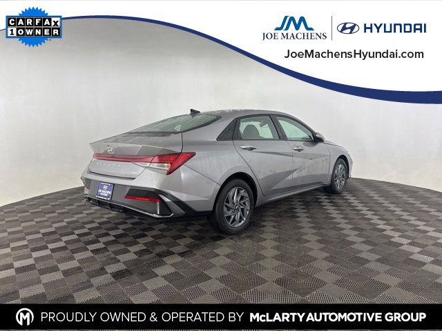 Used 2025 Hyundai Elantra Blue image 7