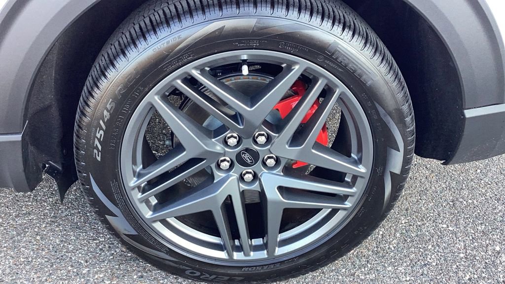 Used 2025 Ford Explorer ST image 9